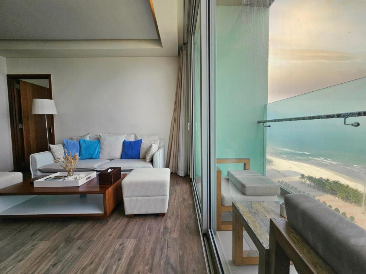 Stunning Apartments Across My Khe Beach ! Rooftop Pool & Gym Da Nang Exterior photo