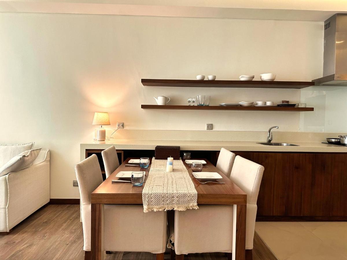 Stunning Apartments Across My Khe Beach ! Rooftop Pool & Gym Da Nang Exterior photo